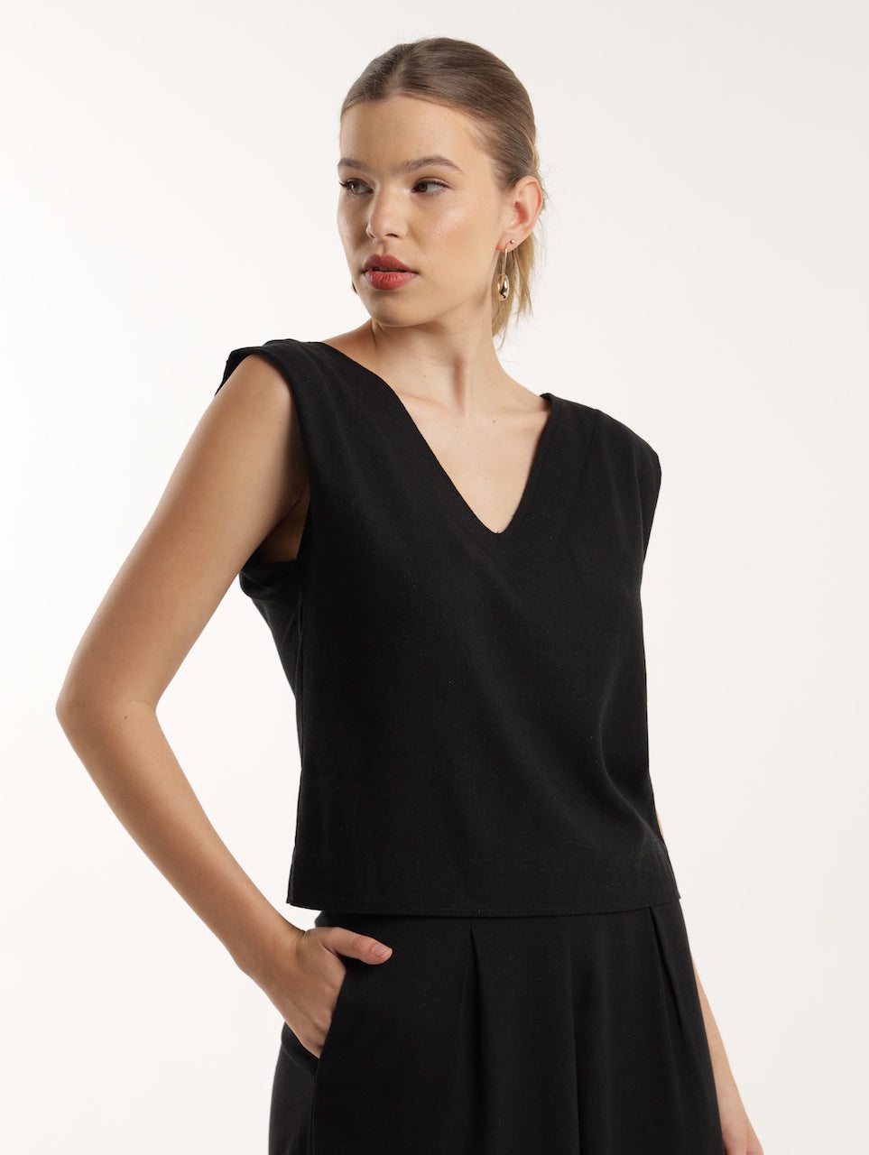 SLEEVELESS BOX TOP / EBONY LINEN