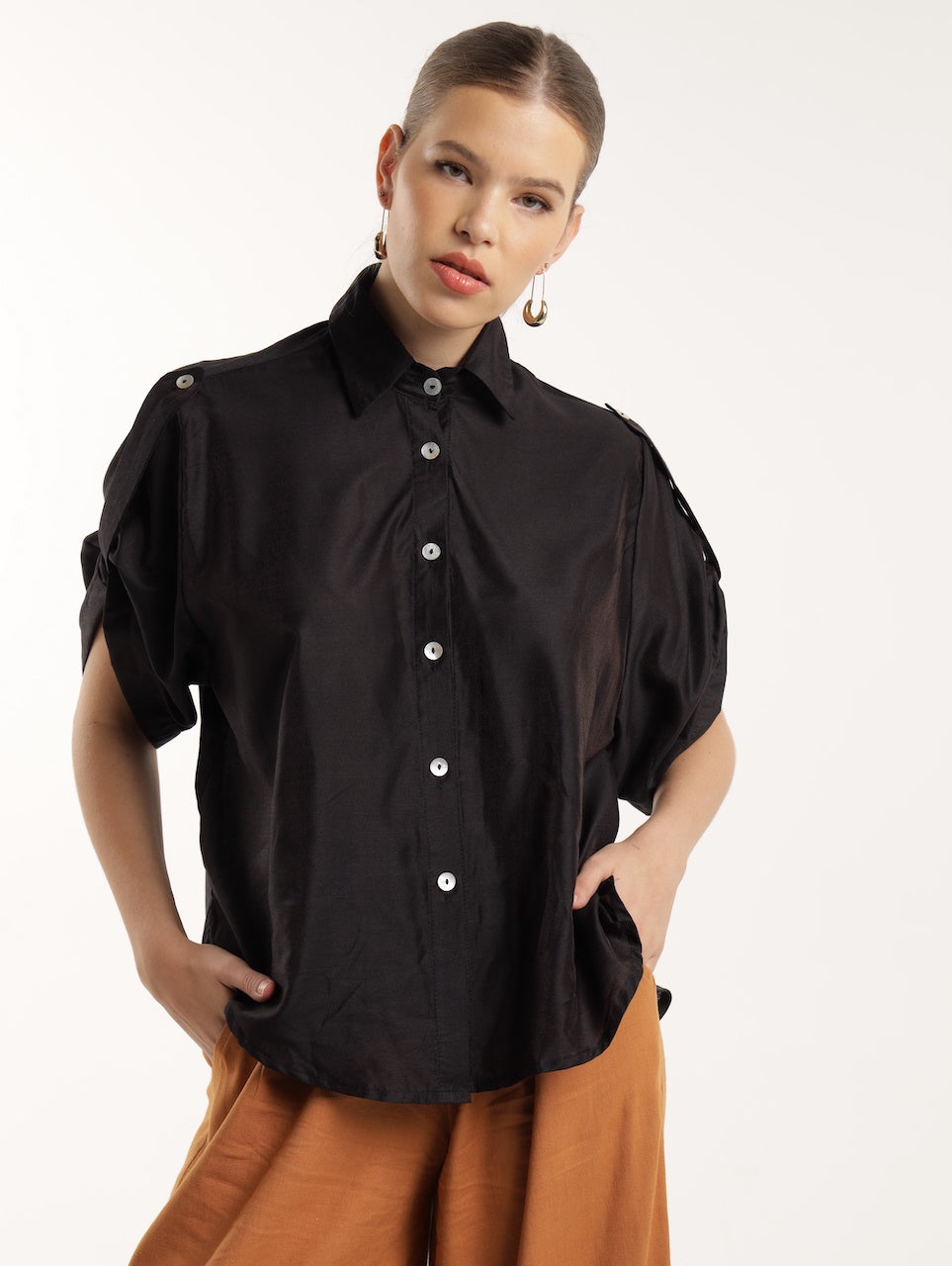 TAB DETAIL TOP / EBONY