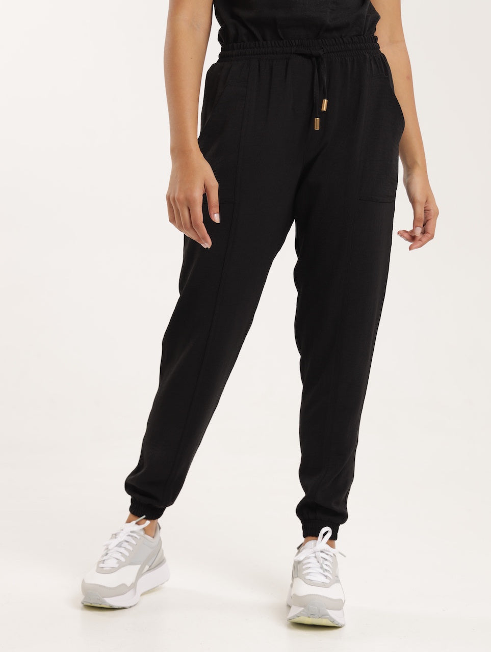 JOGGERS / MIDNIGHT – MUZE