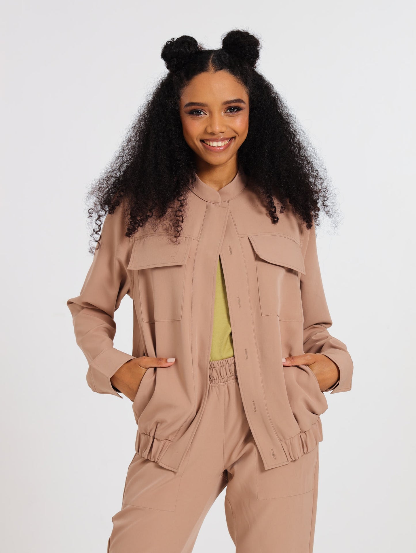 CARGO BOMBER JACKET / MOCCA