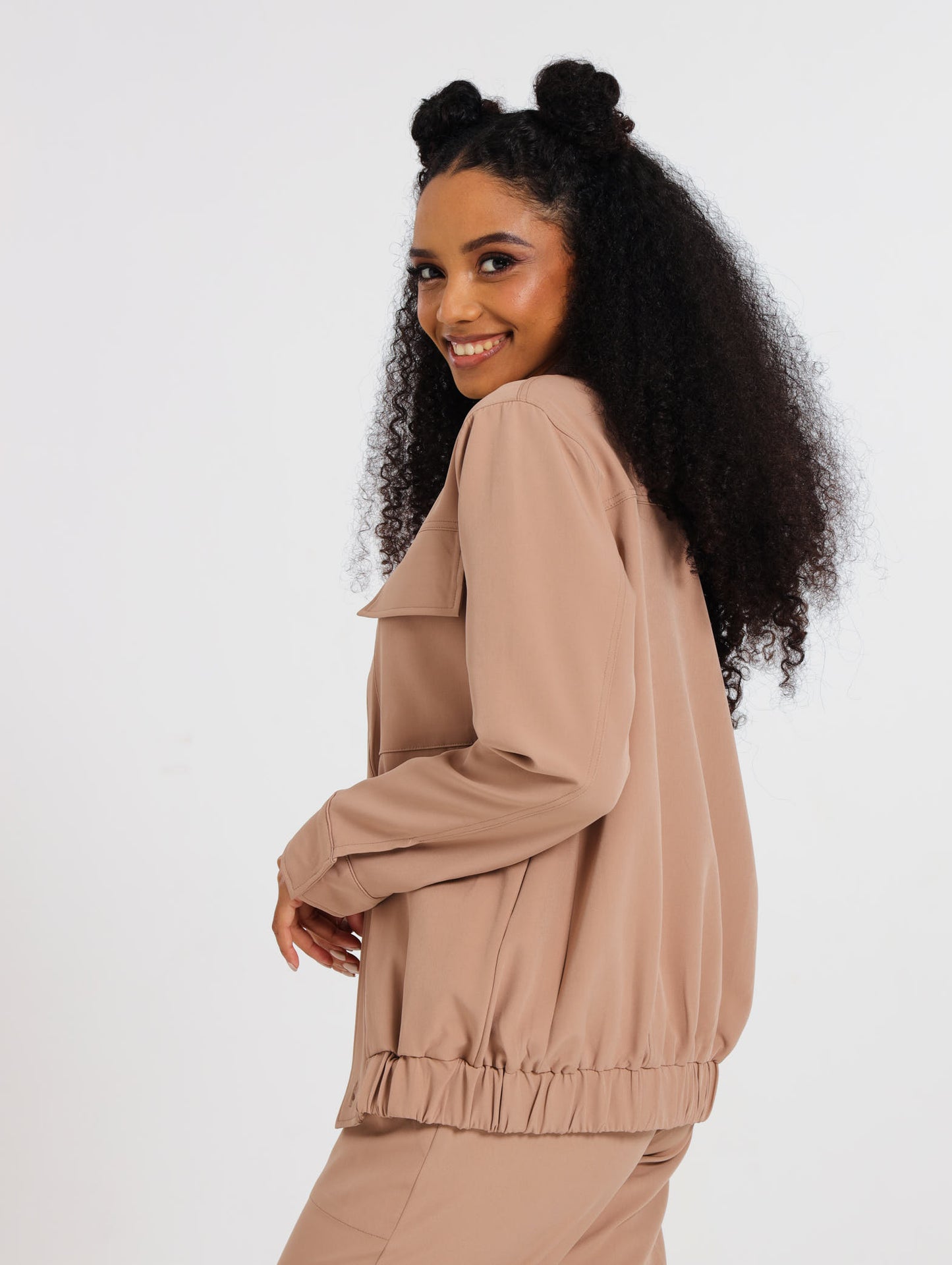 CARGO BOMBER JACKET / MOCCA