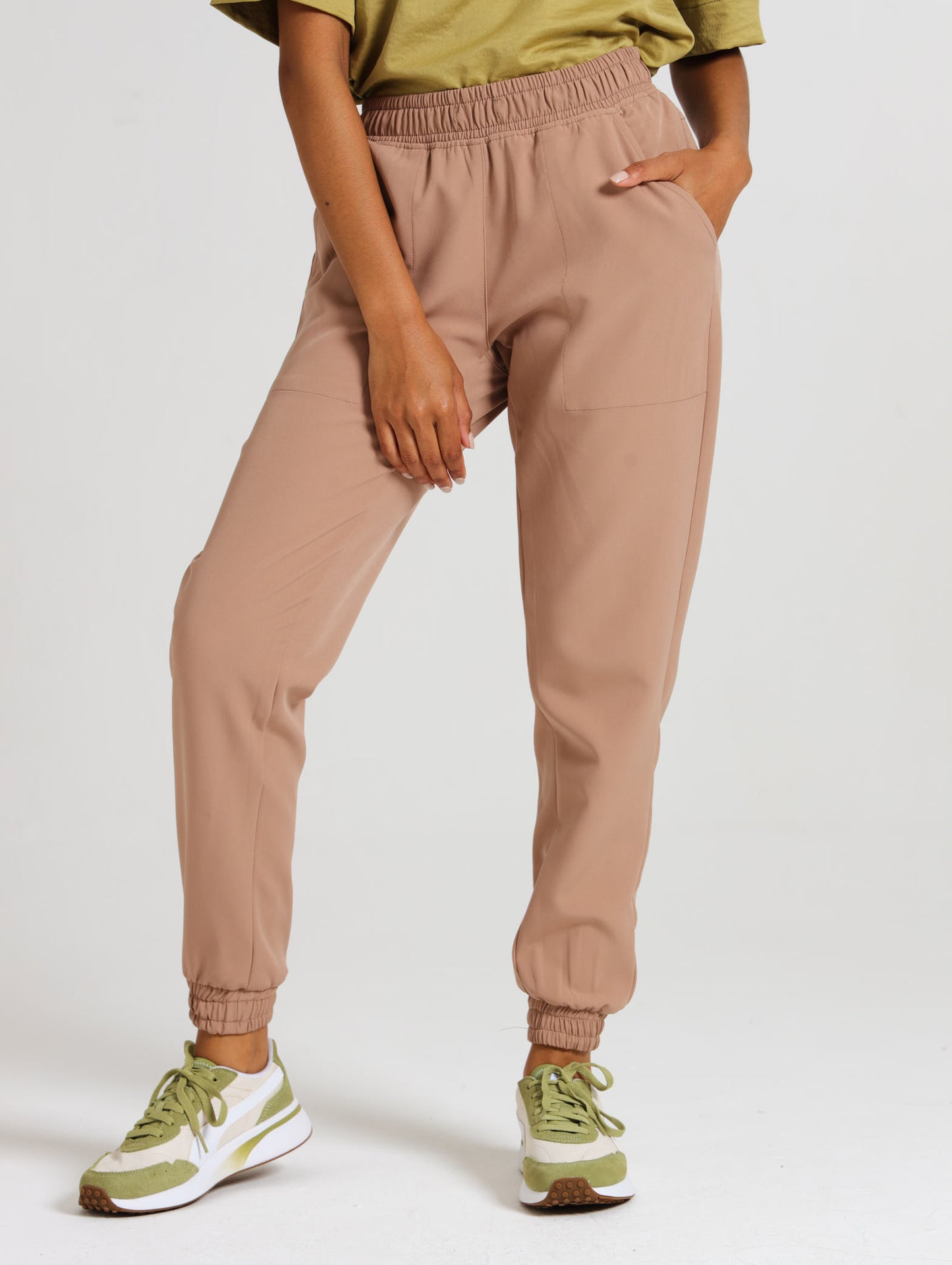 RELAXED JOGGERS / MOCCA