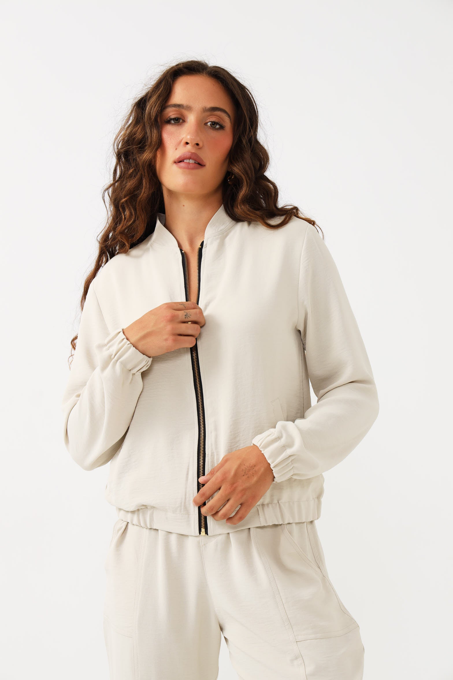 BOMBER JACKET / BONE – MUZE