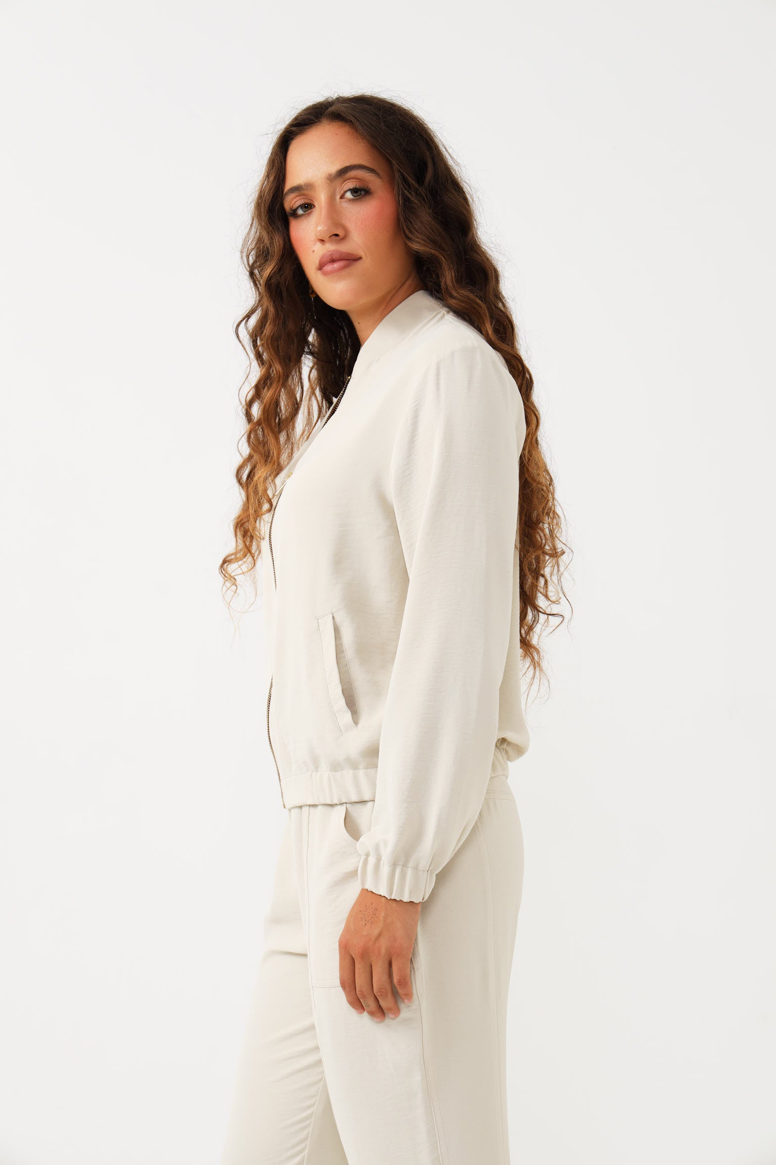 BOMBER JACKET / BONE – MUZE