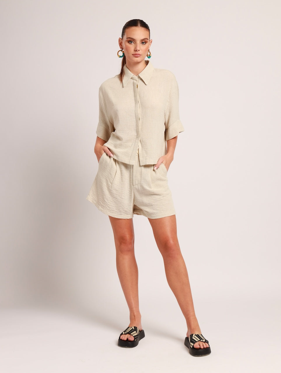 RESORT SHORTS / NATURAL LINEN