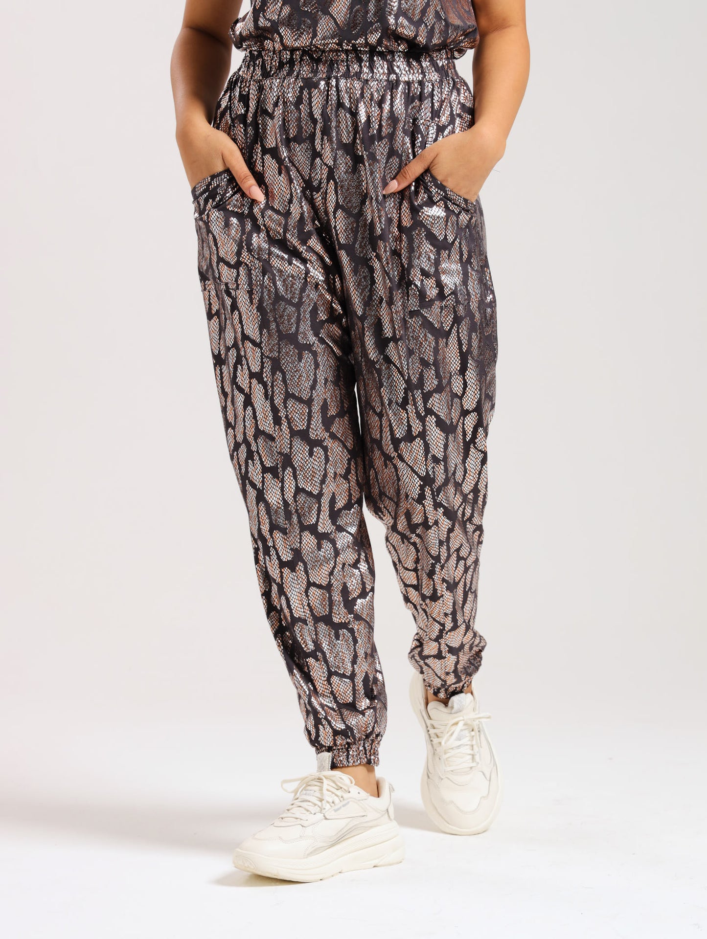 JOGGERS / METALLIC ANIMAL PRINT