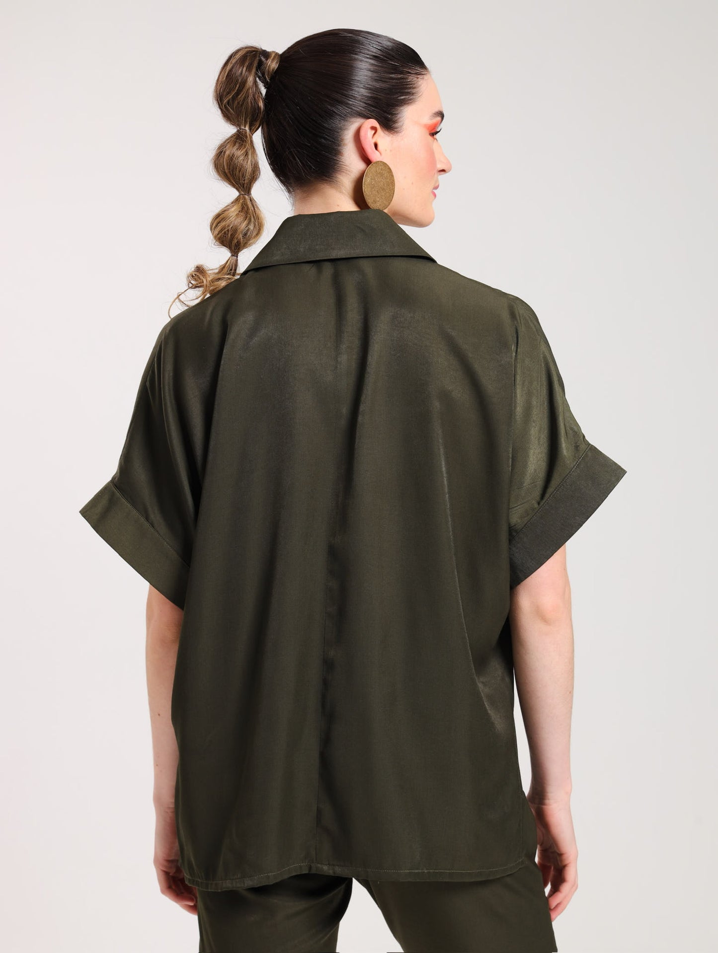 HI-LO TOP / OLIVE SATIN TWILL