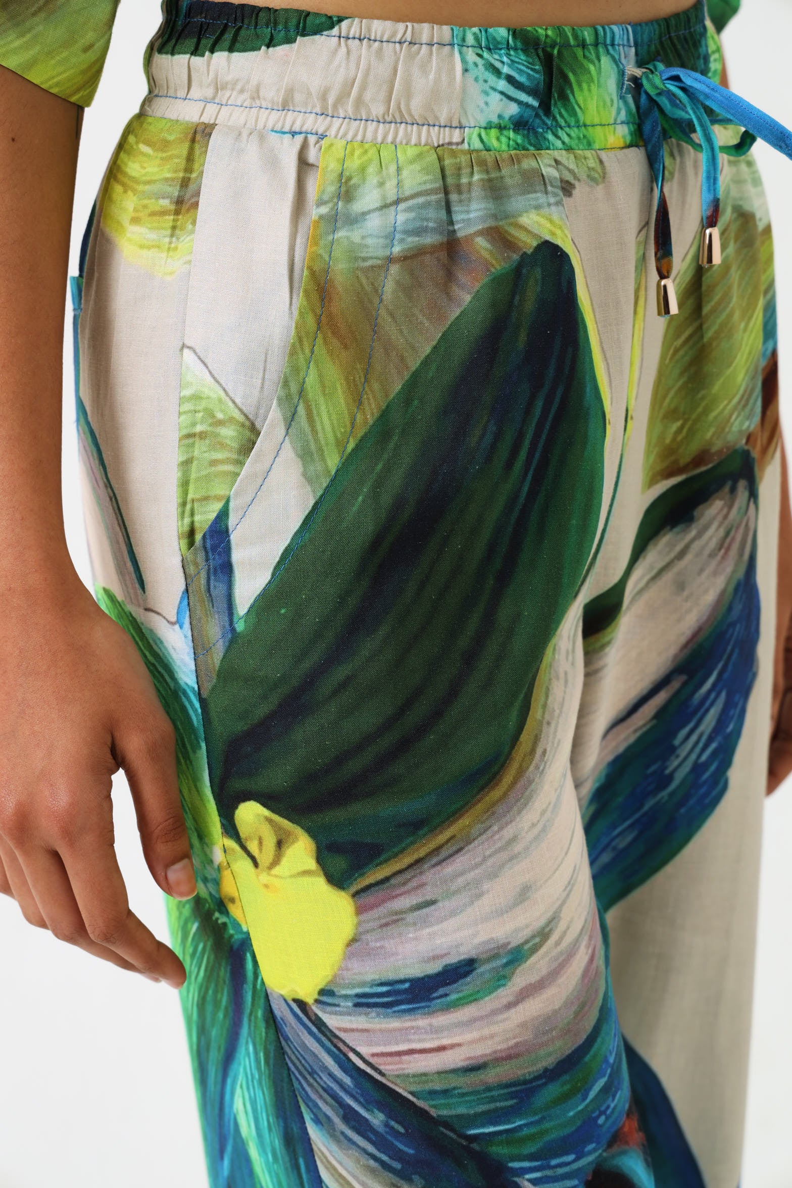 CUFFED DRAWSTRING PANTS / FLORA NOVA