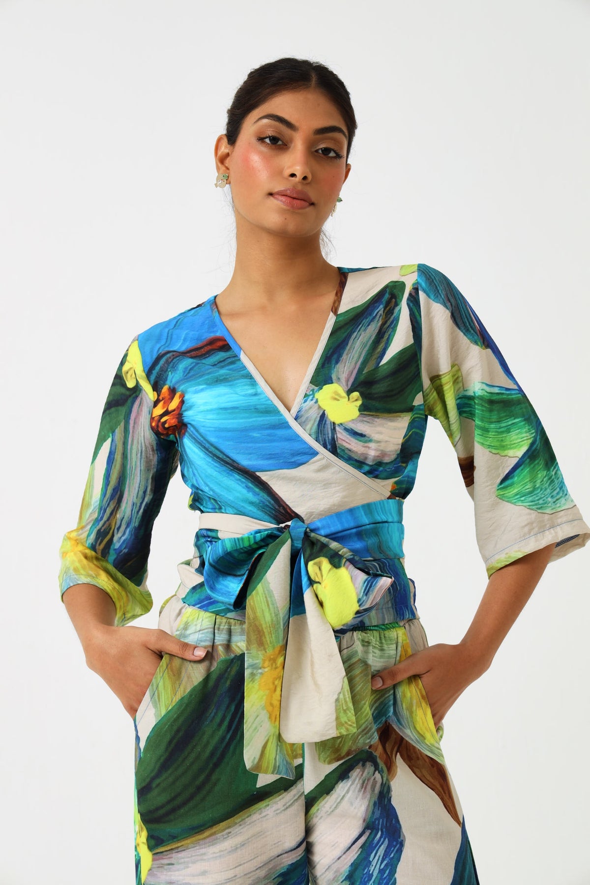 CROPPED WRAP TOP / FLORA NOVA