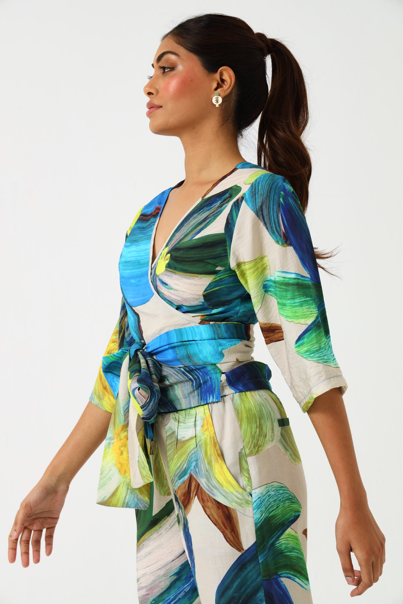 CROPPED WRAP TOP / FLORA NOVA