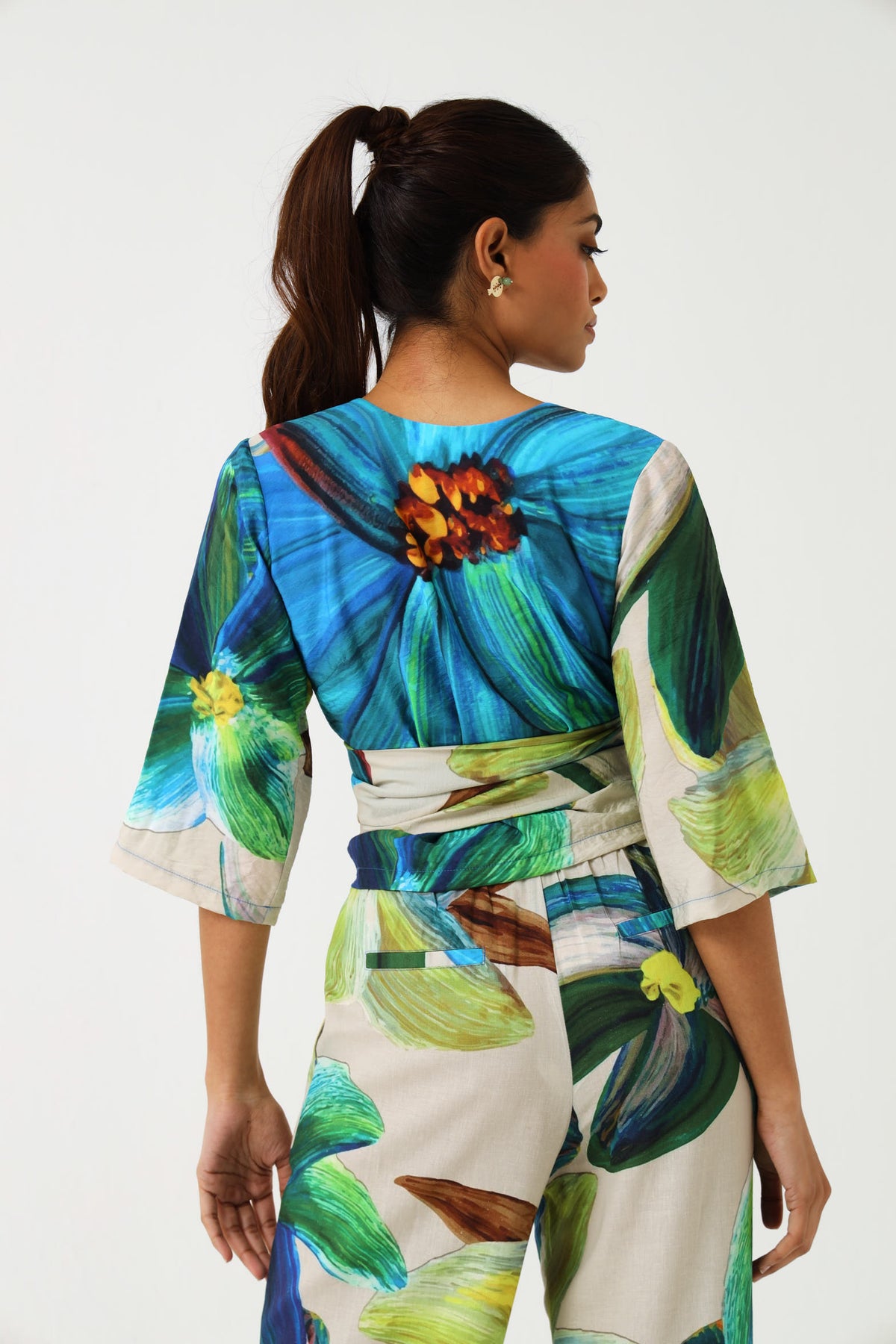 CROPPED WRAP TOP / FLORA NOVA
