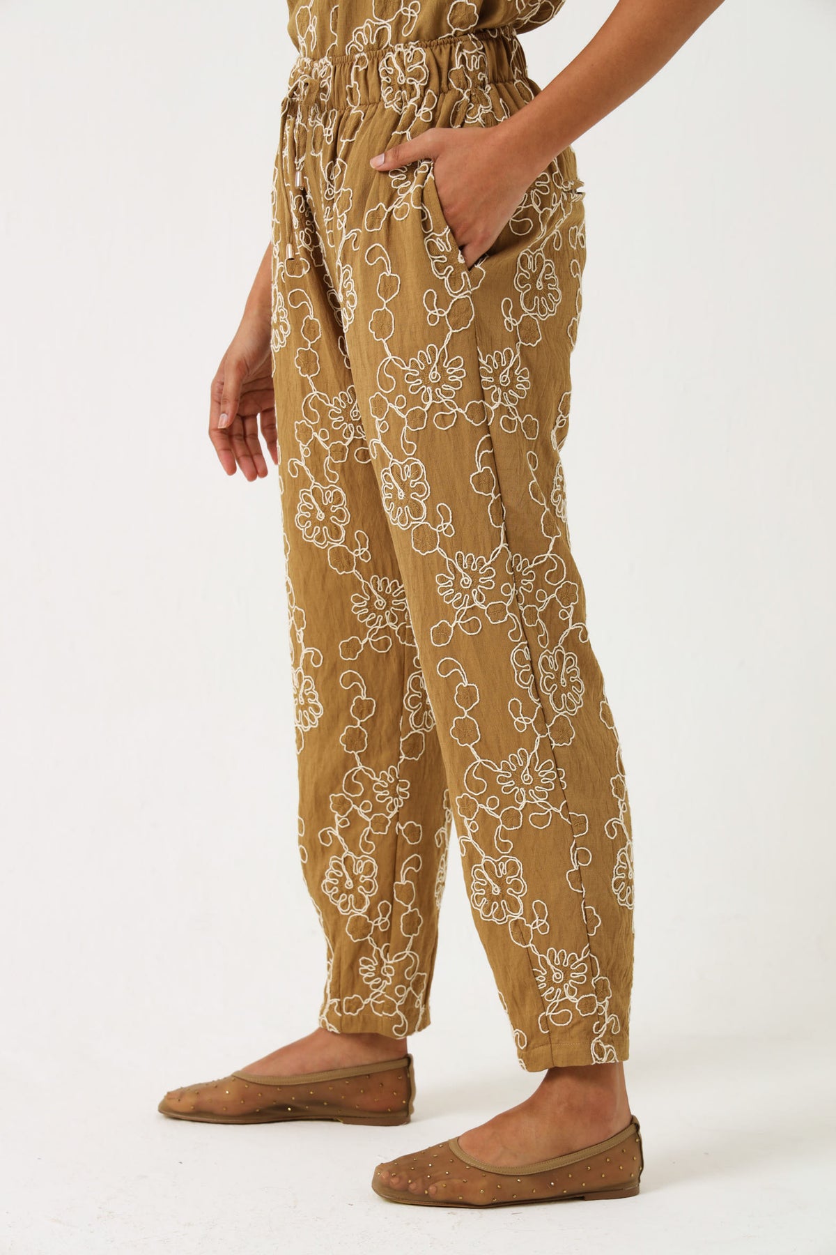 PAINTER PANTS / ROPE FLORAL