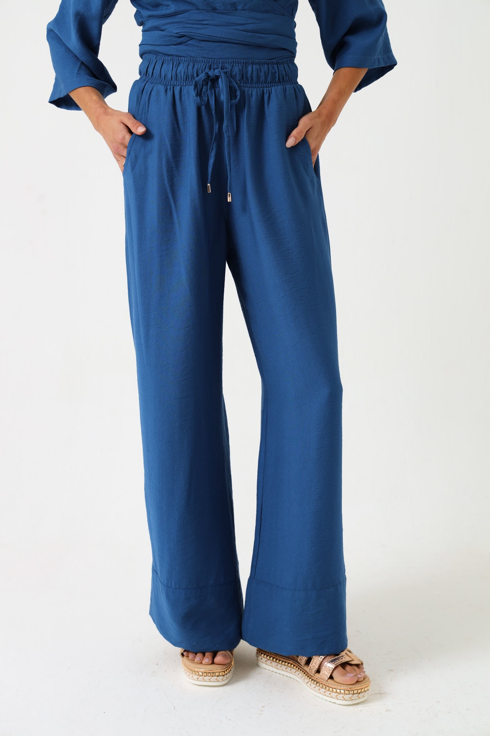 CUFFED DRAWSTRING PANTS / DEJA BLUE