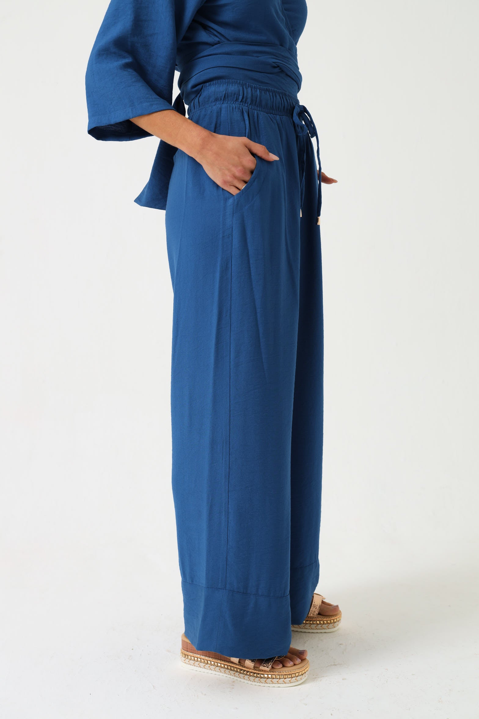 CUFFED DRAWSTRING PANTS / DEJA BLUE