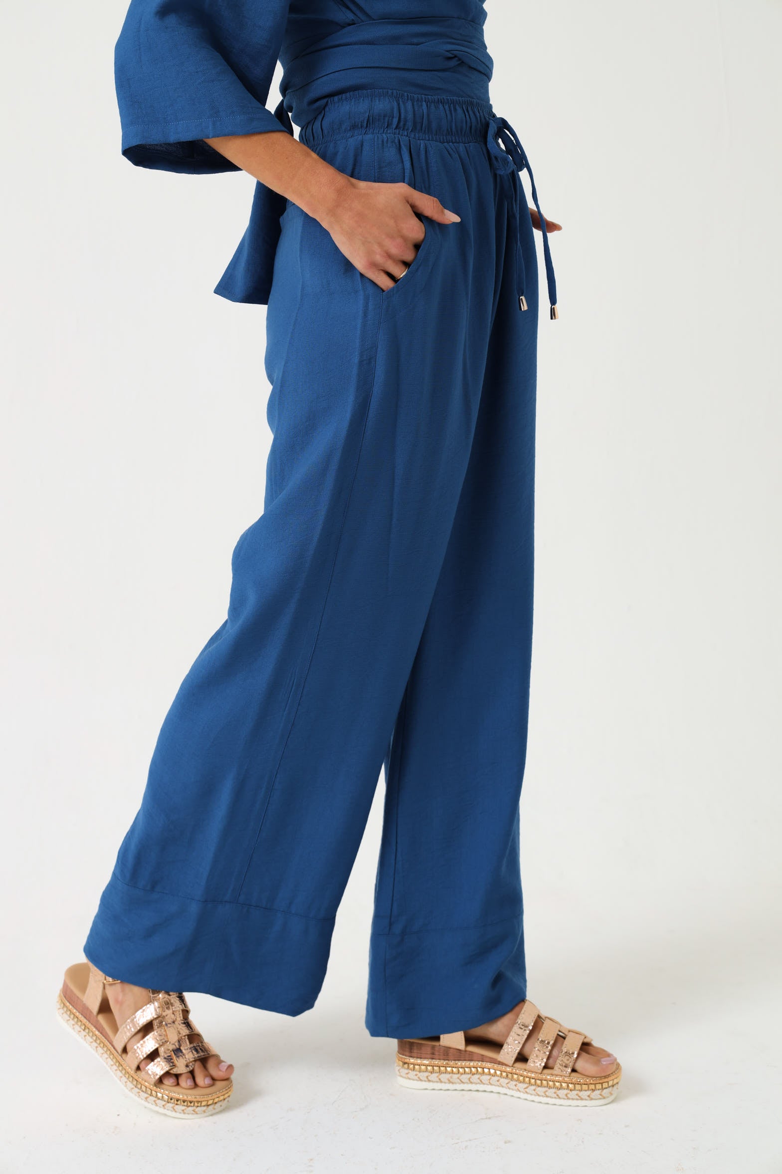 CUFFED DRAWSTRING PANTS / DEJA BLUE