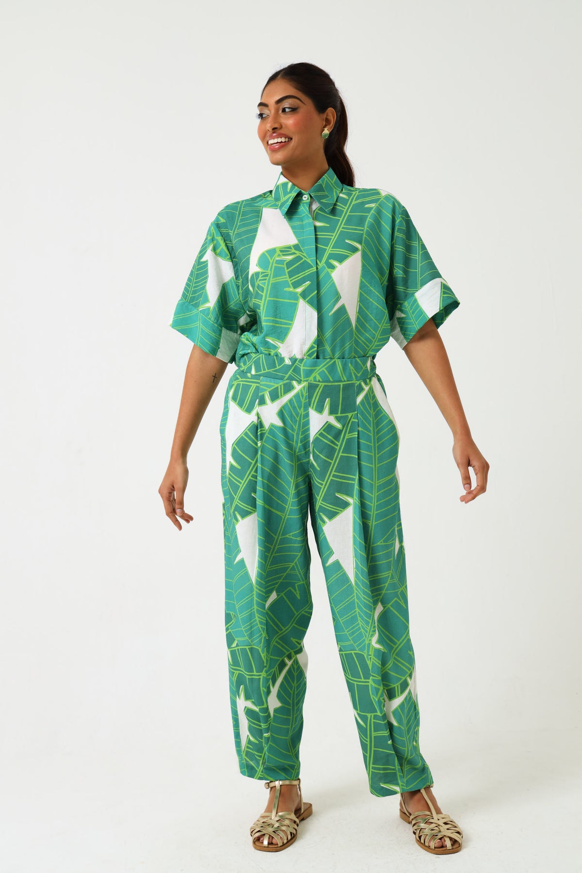 BOXY COLLARED TOP / VERDE