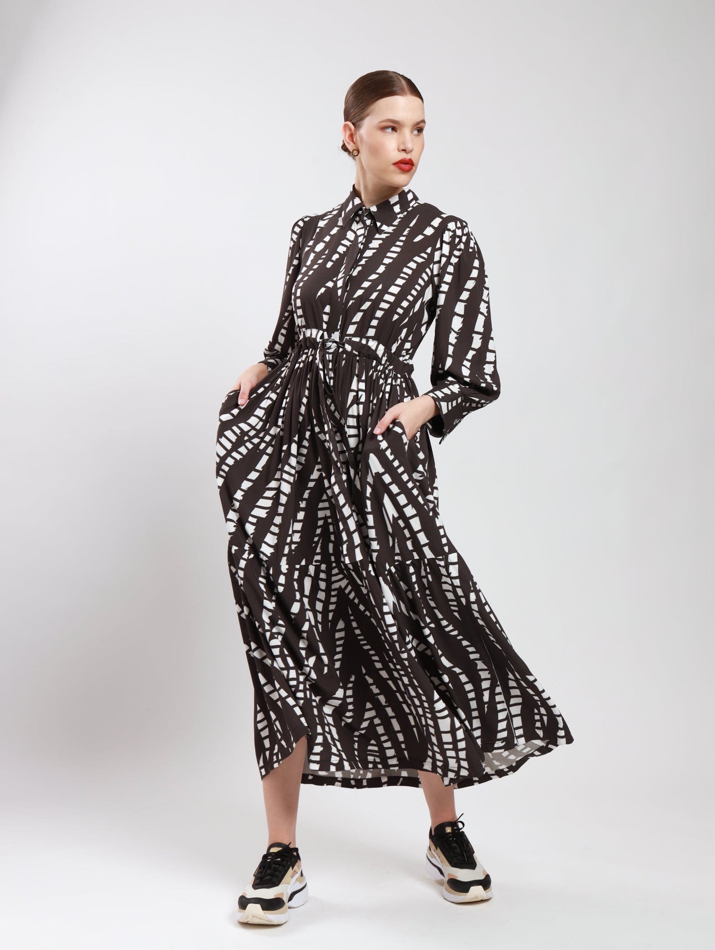 DRAWSTRING MAXI RUFFLE / B & W ABSTRACT