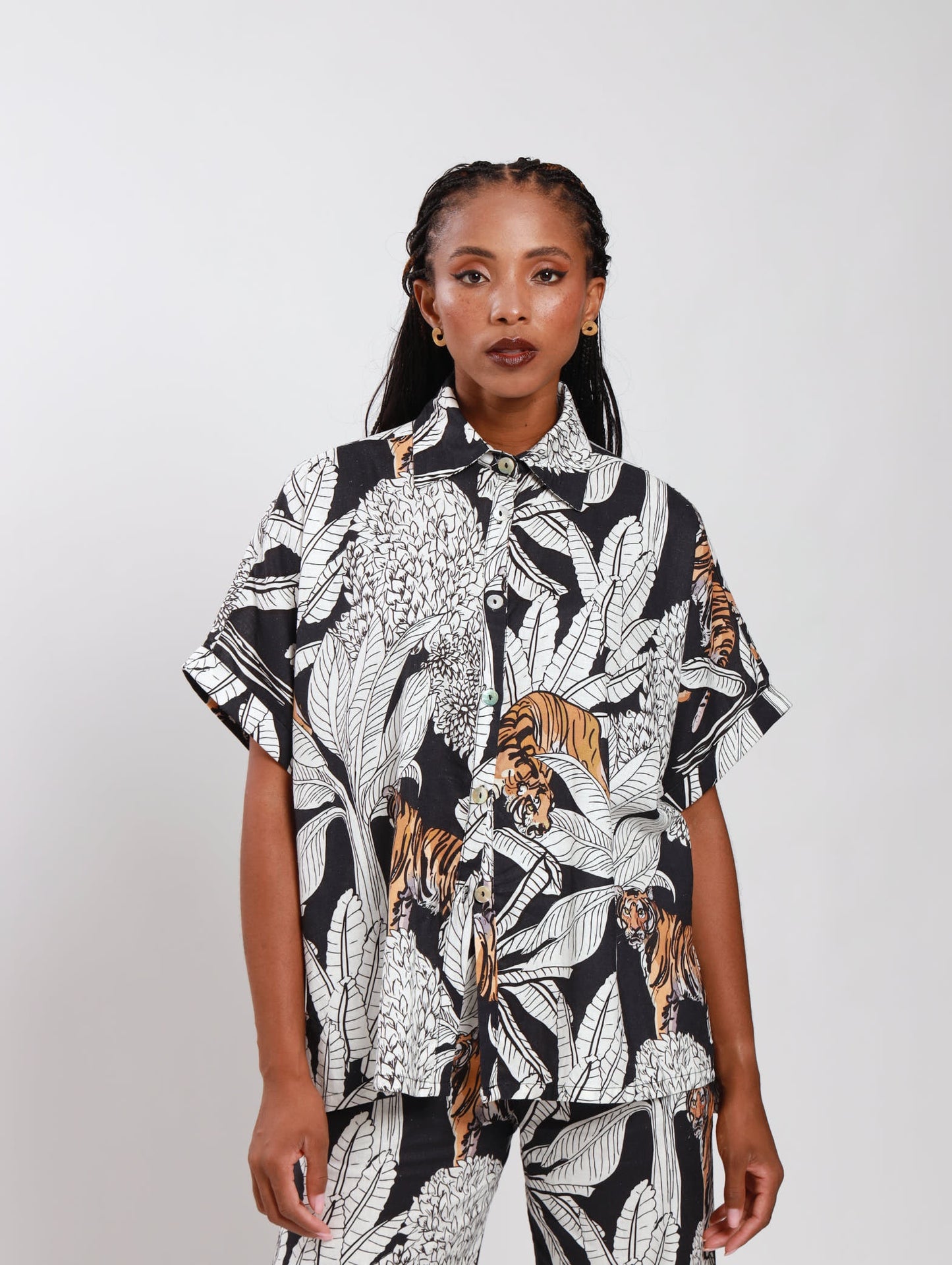 RELAXED HI-LO TOP / PALM TIGER