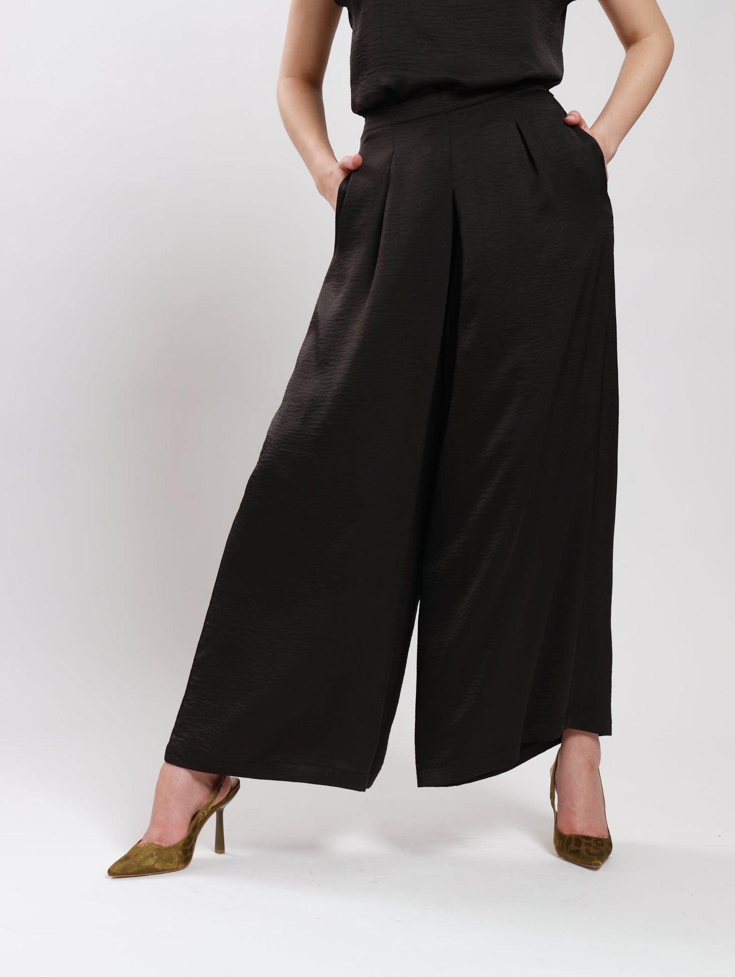 CROPPED WIDE LEG PALAZZO / BLACK TEXTURED SATIN