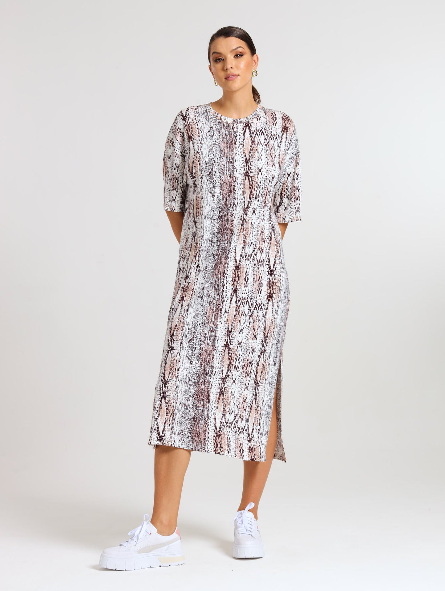 T-SHIRT DRESS / MOCCA PYTHON