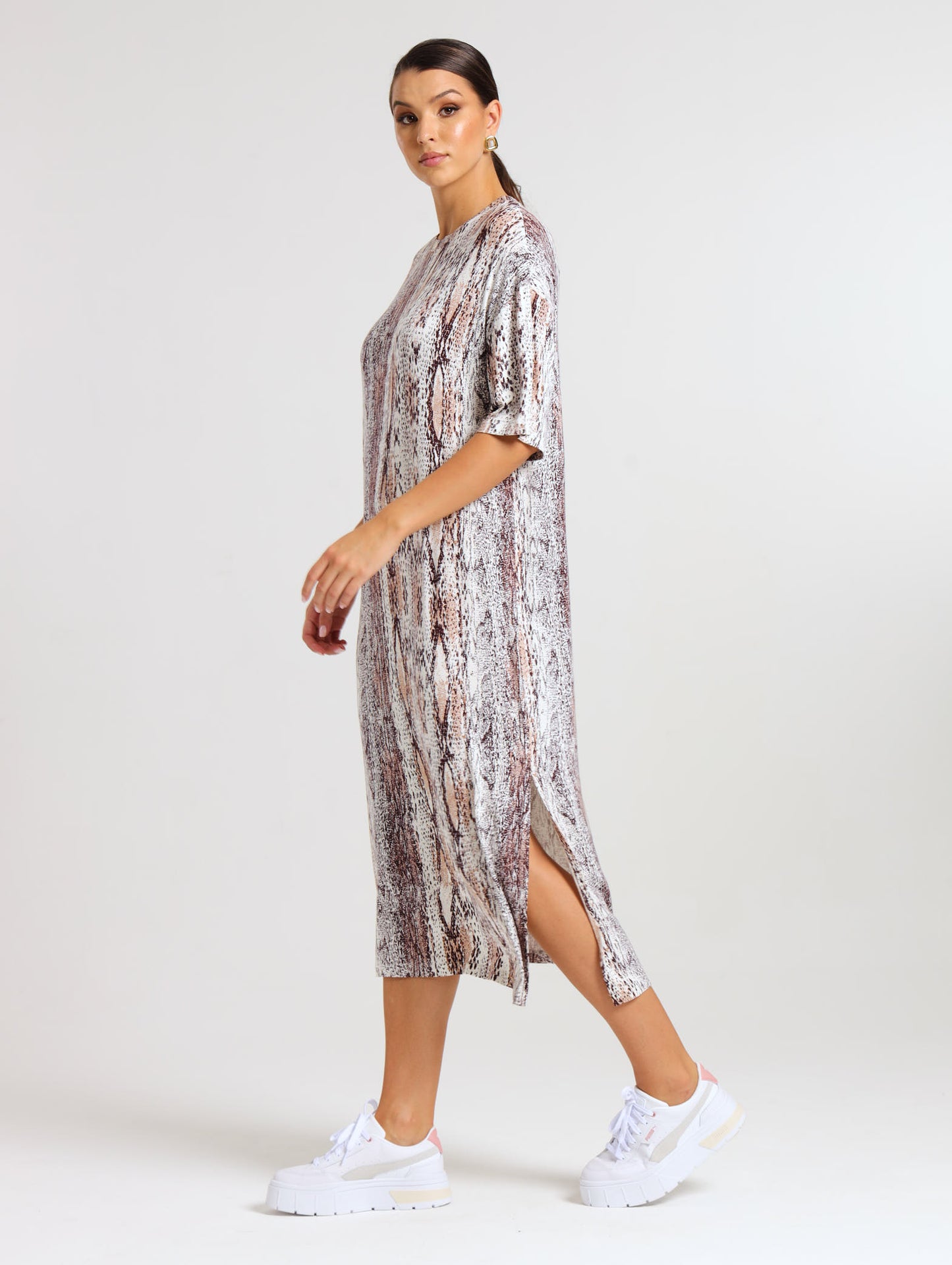 T-SHIRT DRESS / MOCCA PYTHON