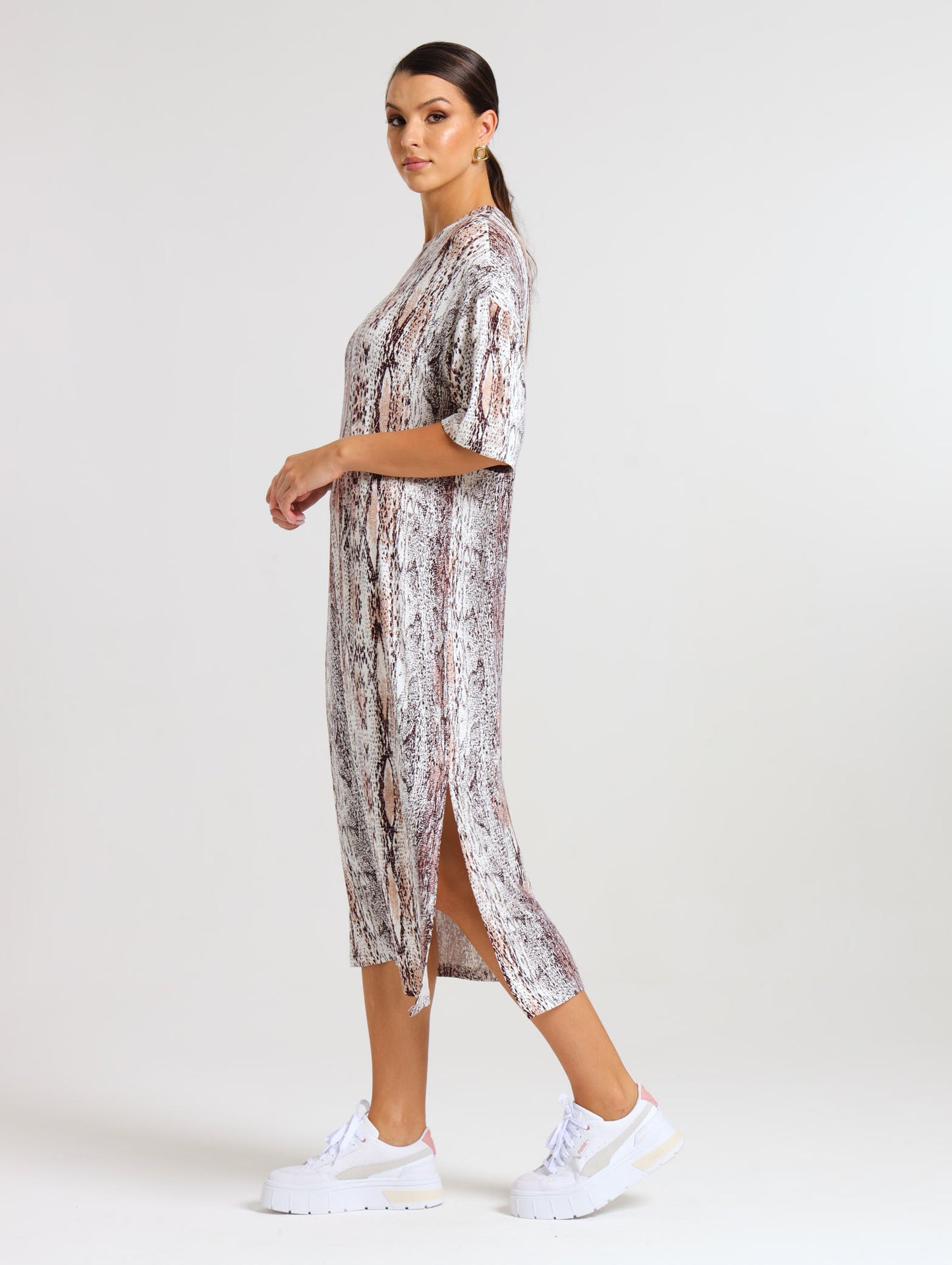 T-SHIRT DRESS / MOCCA PYTHON