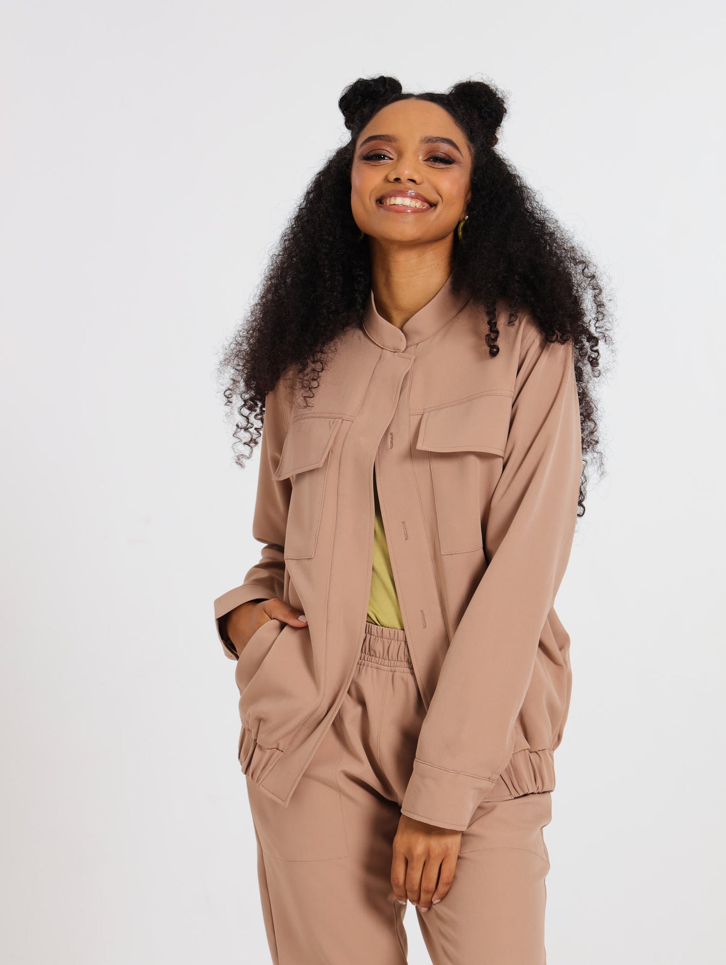 CARGO BOMBER JACKET / MOCCA