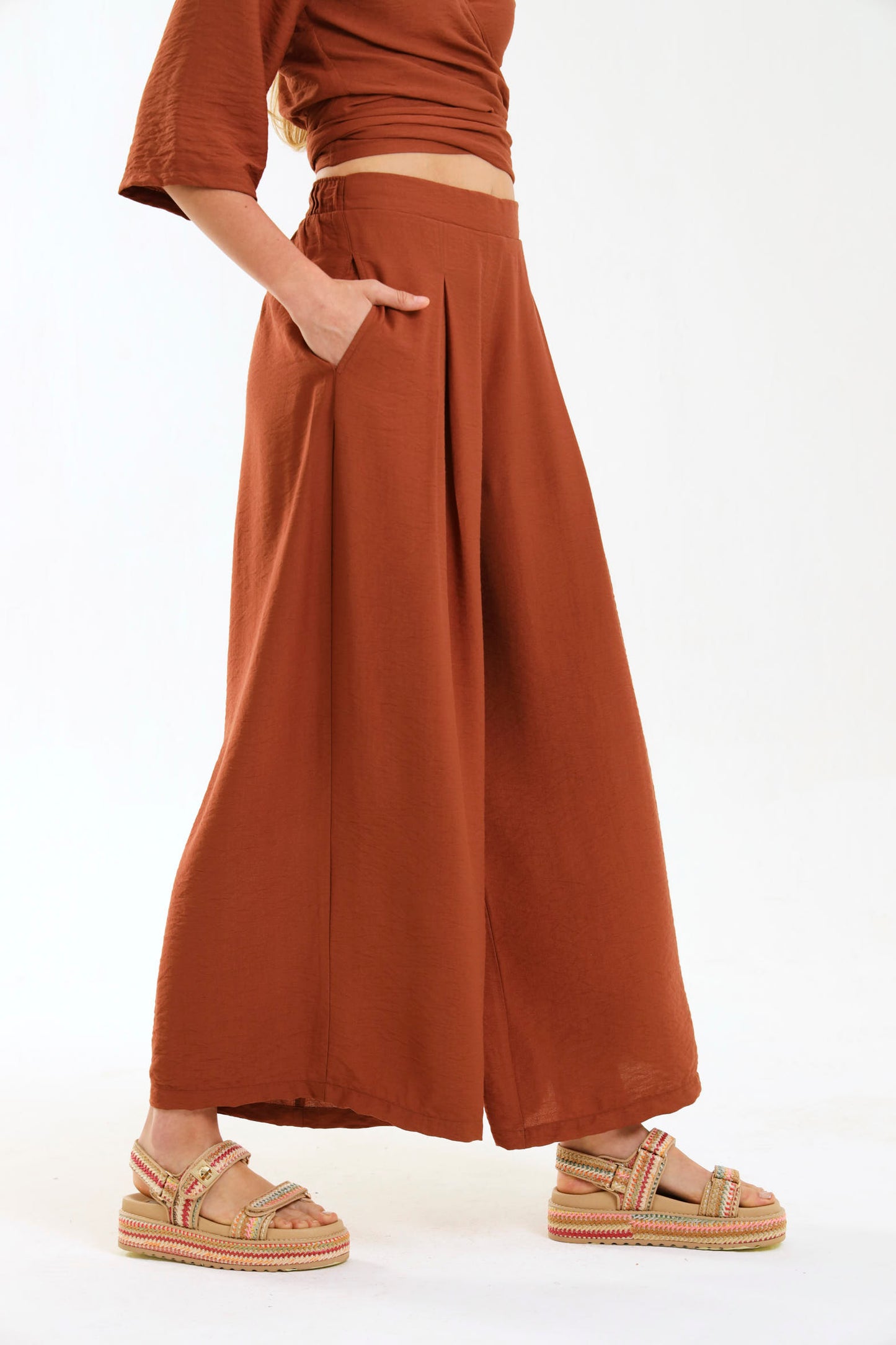 PLEAT PALAZZO / CRYPTO MOCCA
