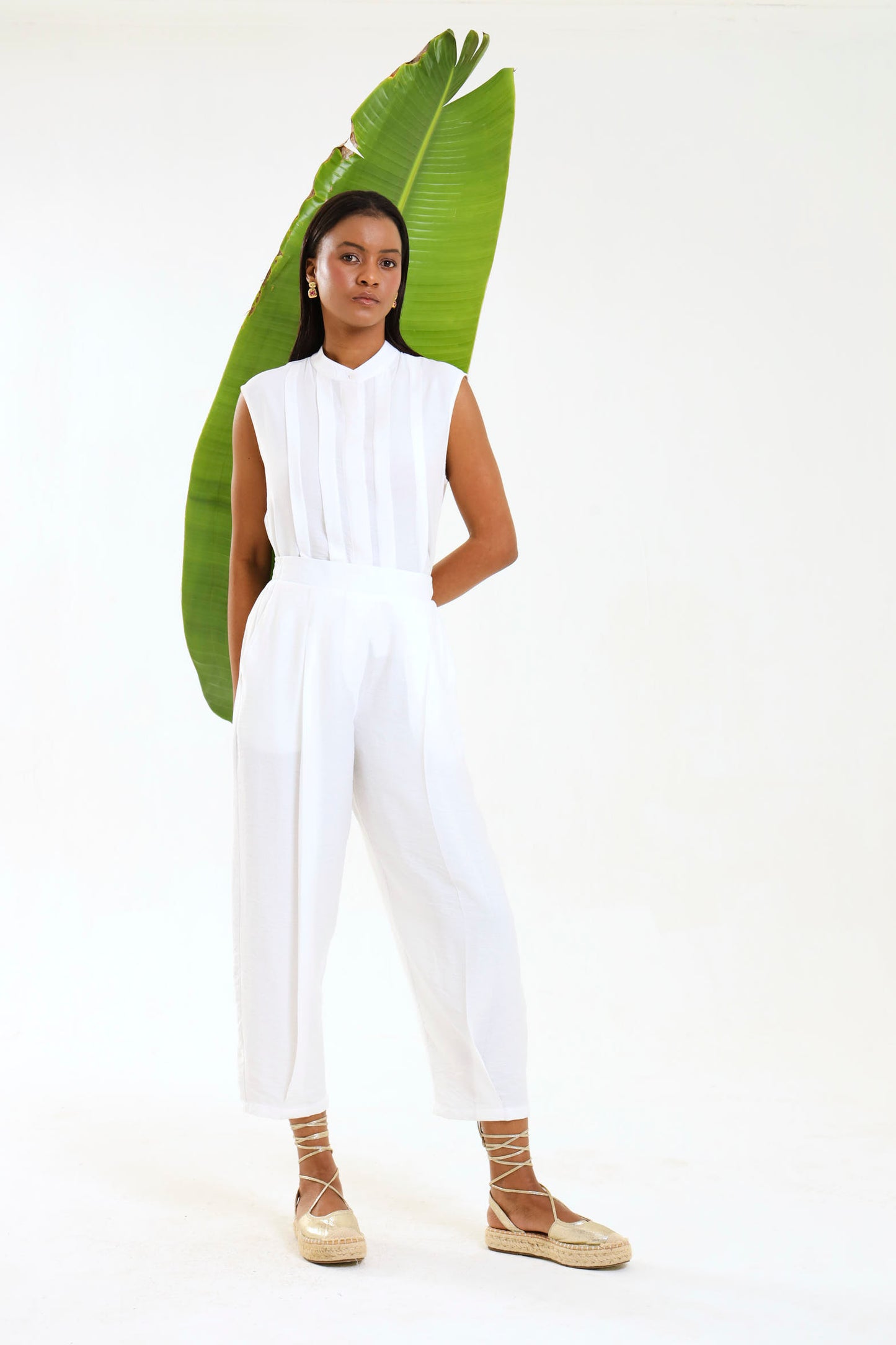 BARREL PLEATED PANTS / CRYPTO WHITE