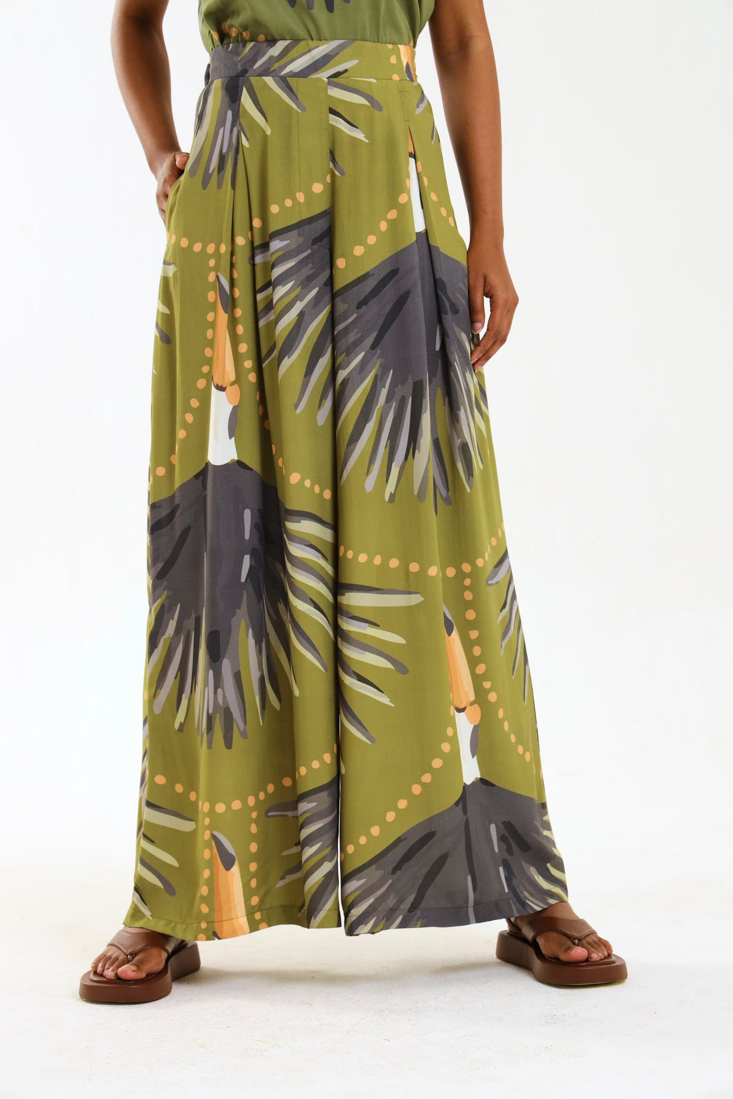 PLEAT PALAZZO / TOUCAN