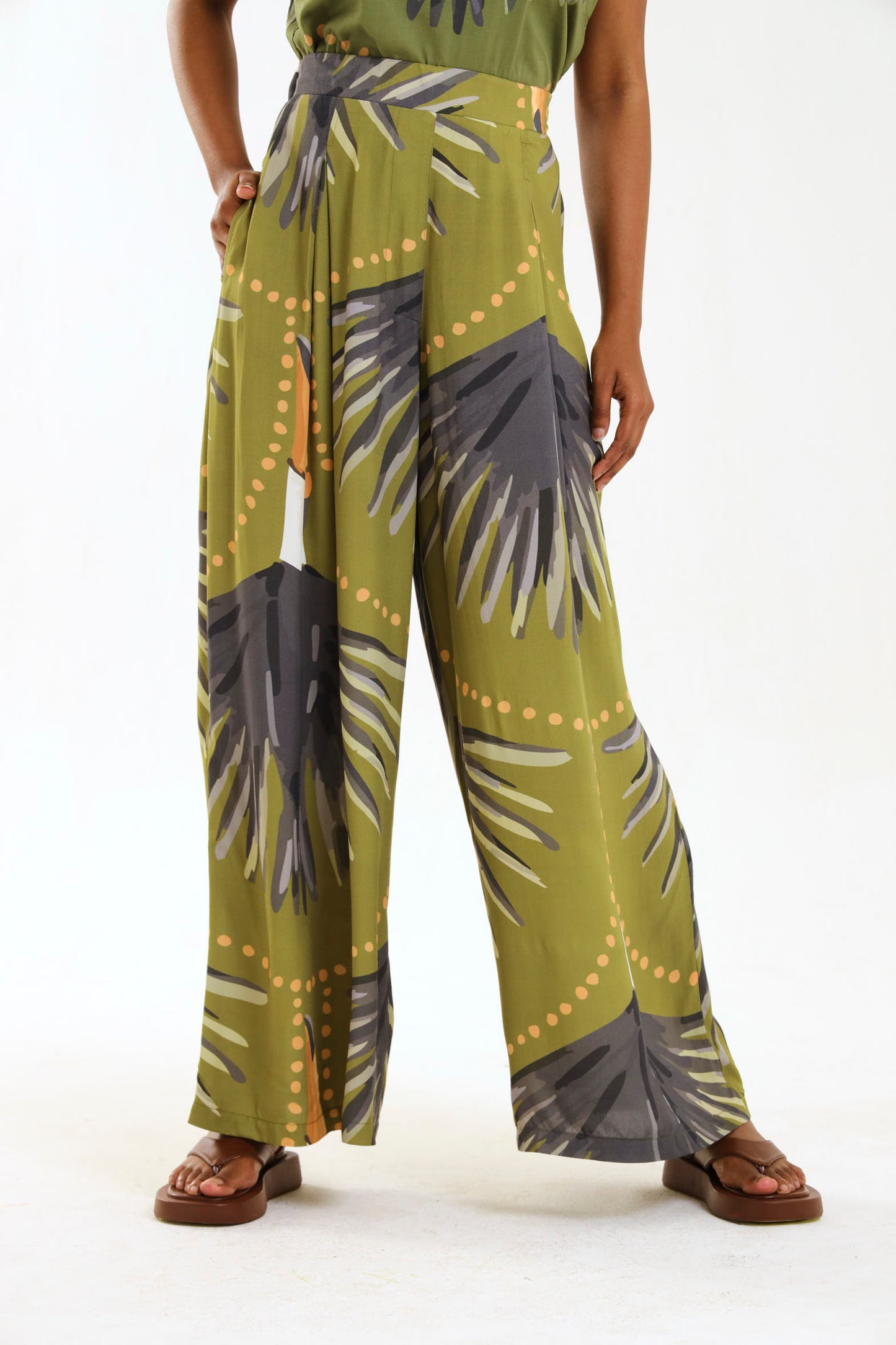 PLEAT PALAZZO / TOUCAN