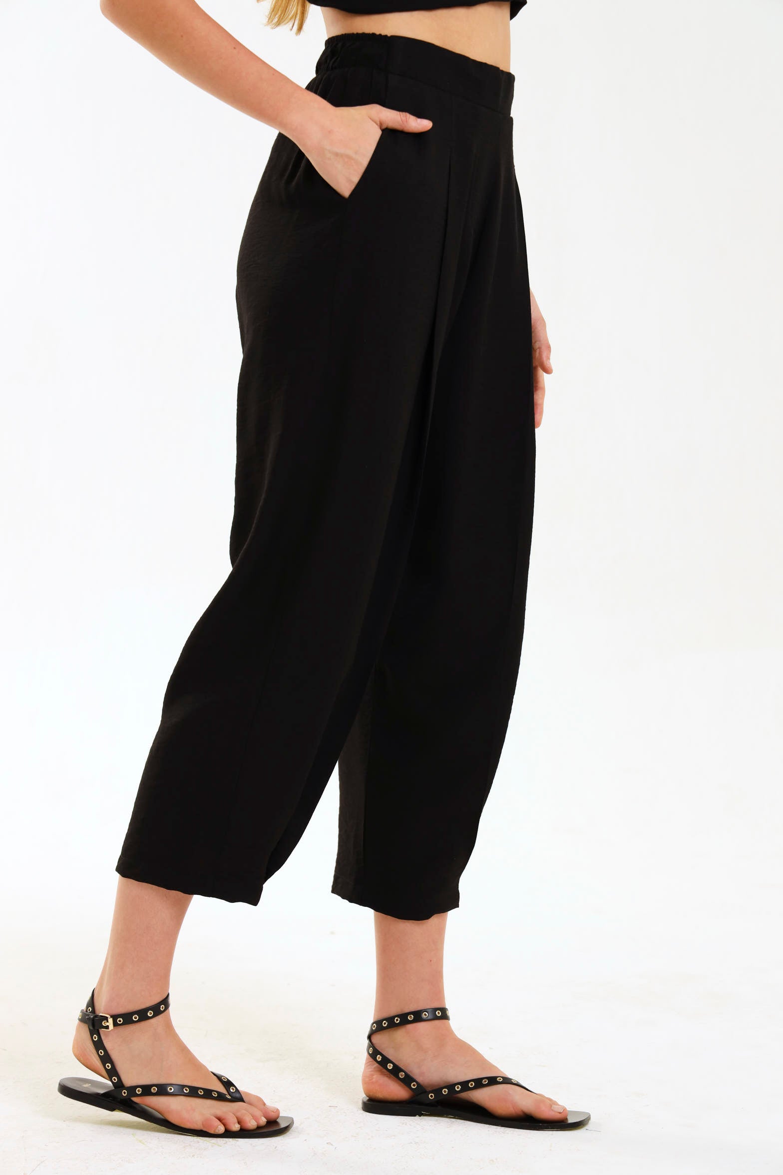 BARREL PLEATED PANTS / EBONY – MUZE