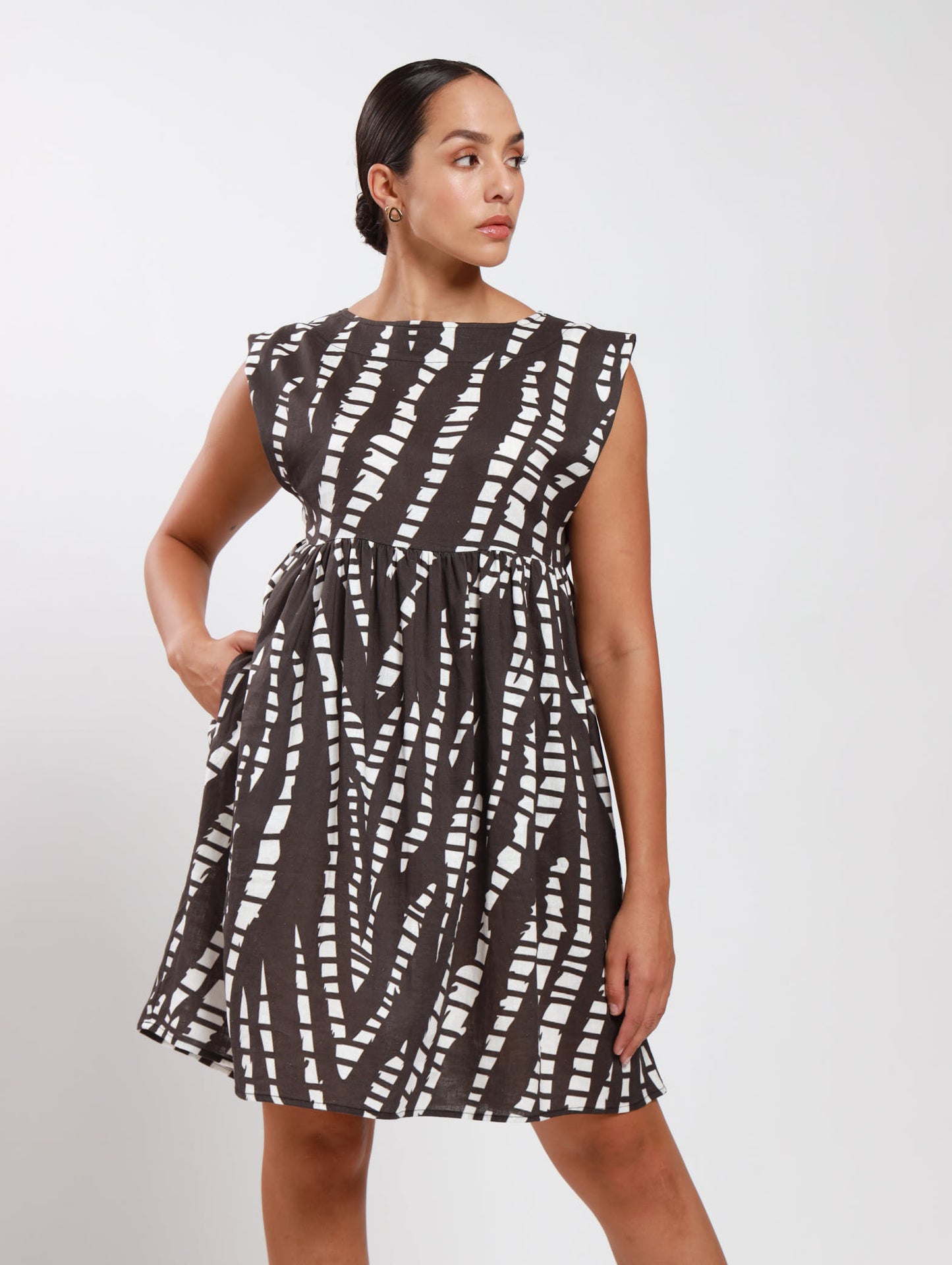 BOXY MIDI DRESS / B&W ABSTRACT