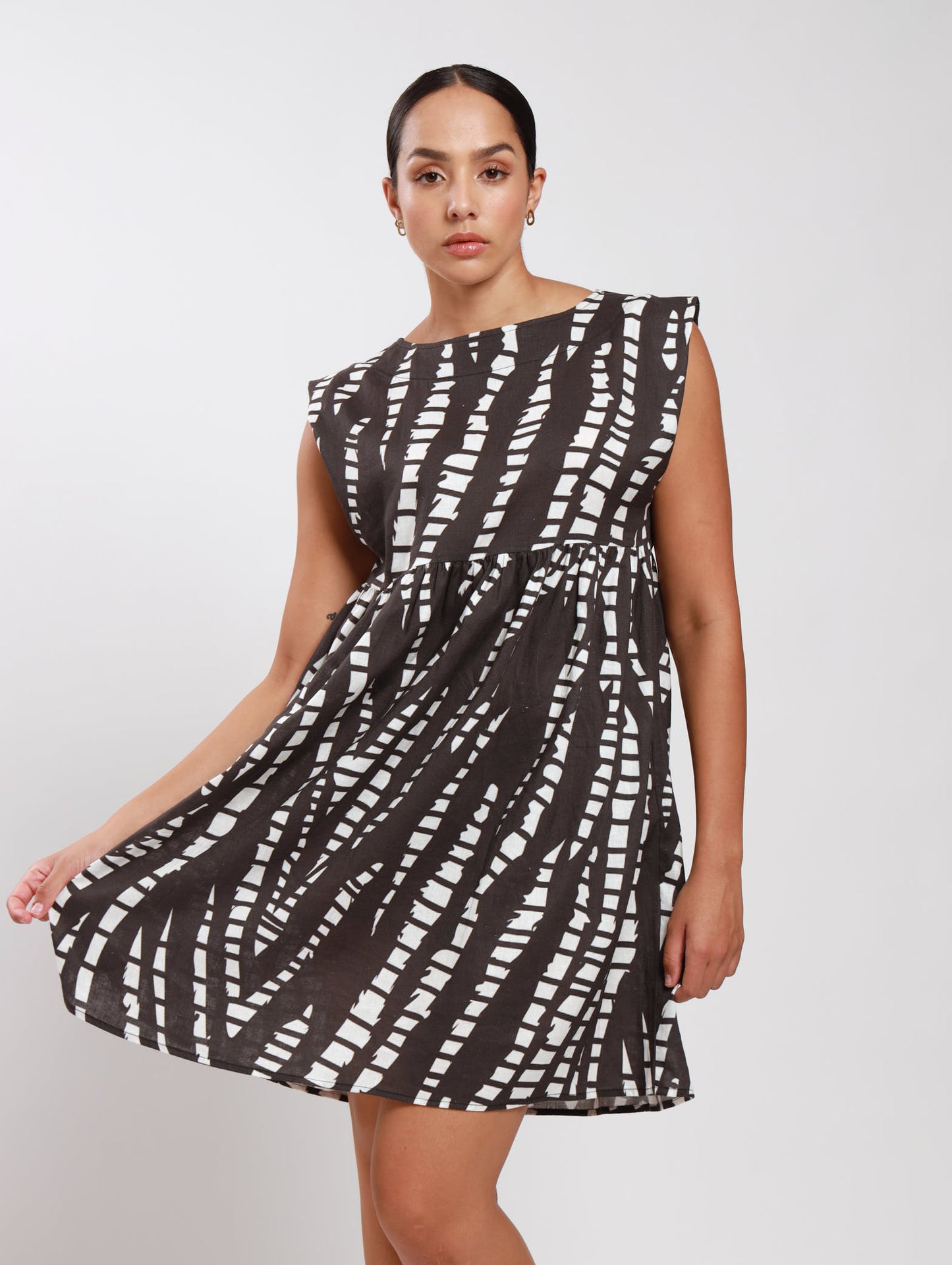 BOXY MIDI DRESS / B&W ABSTRACT