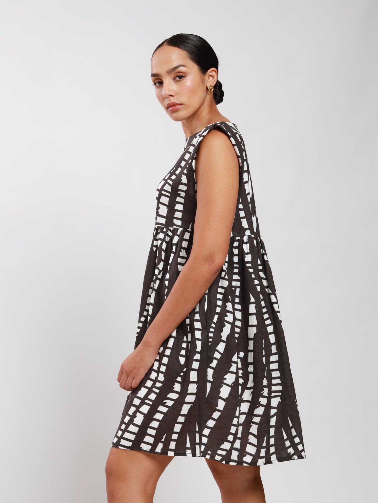 BOXY MIDI DRESS / B&W ABSTRACT