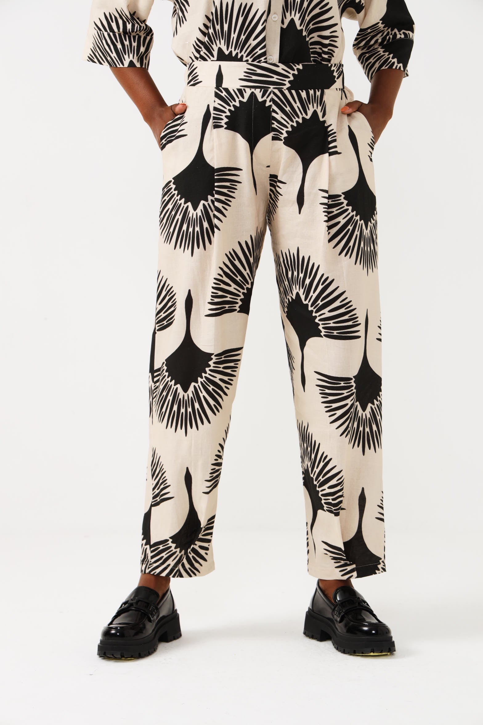 RELAXED BARREL PANTS / AVERY