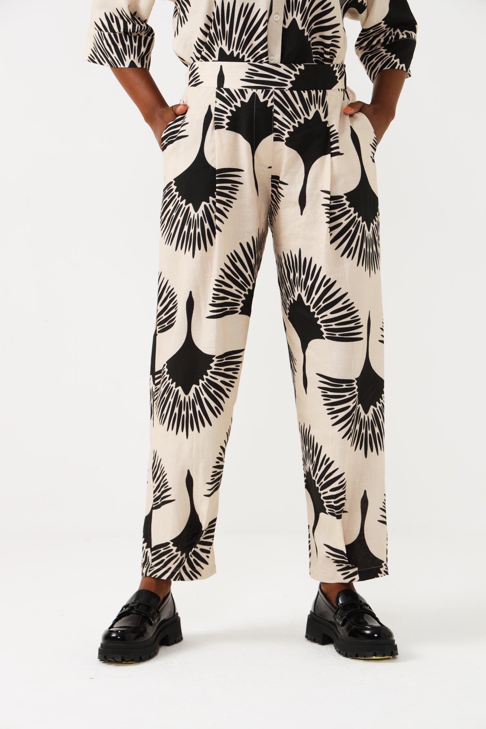 RELAXED BARREL PANTS / AVERY
