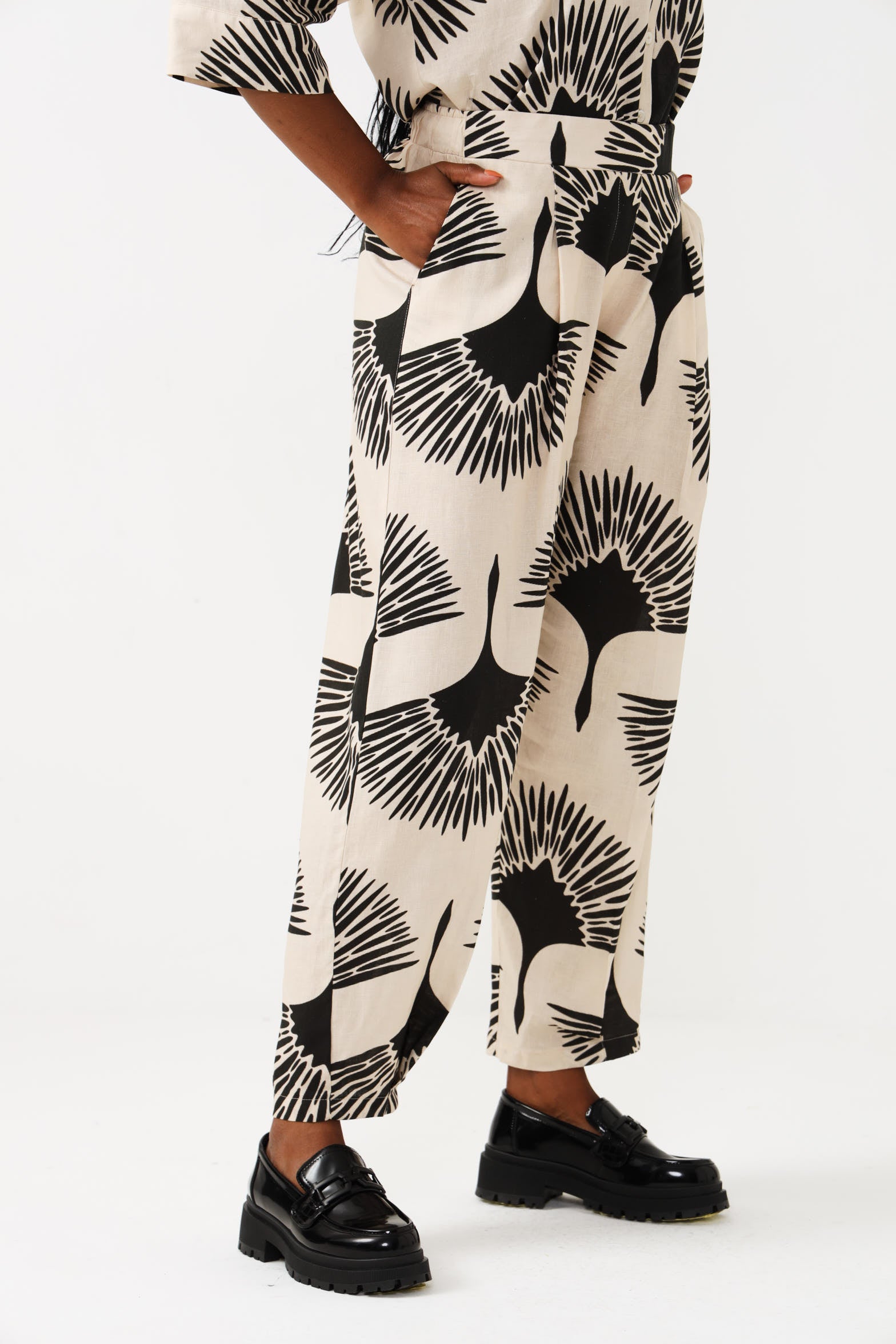 RELAXED BARREL PANTS / AVERY