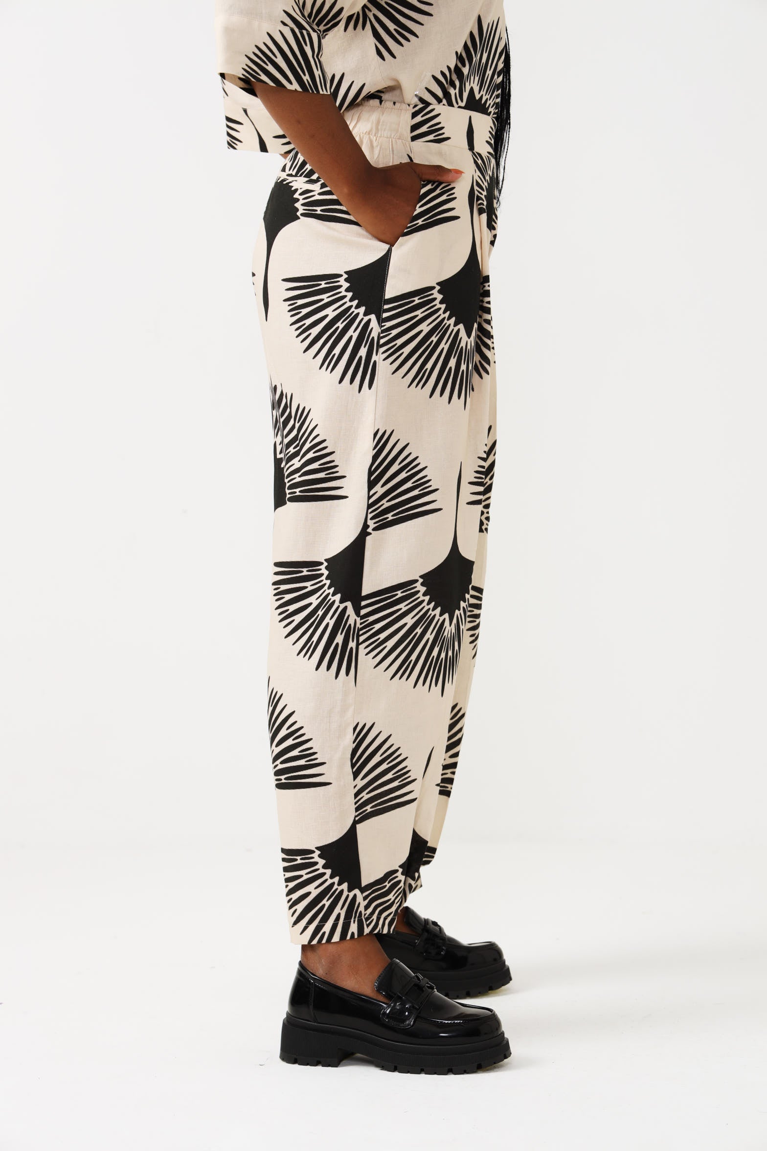 RELAXED BARREL PANTS / AVERY