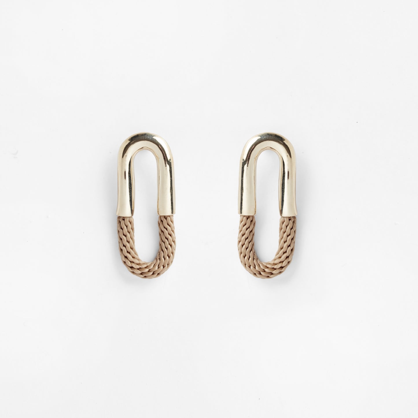 CANTADORA EARRINGS / BEIGE